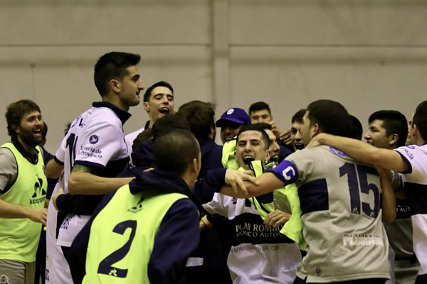 NUEVE AL HILO