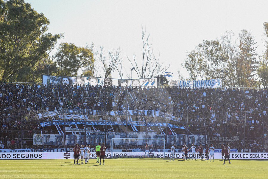 EXPENDIO de entradas EN EL BOSQUE