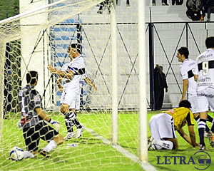 <BIG>SIN BRILLAR, PUSO PRIMERA EN LA COPA</BIG>