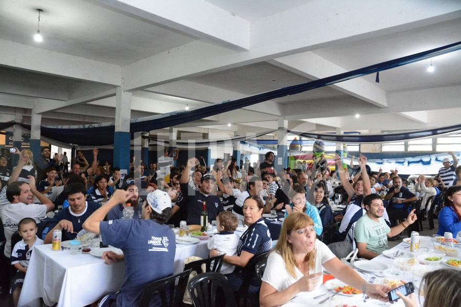 UN ALMUERZO BIEN TRIPERO