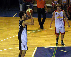 DEBUT CON DERROTA