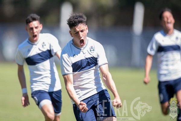 LOS PIBES SUPERARON AL DECANO