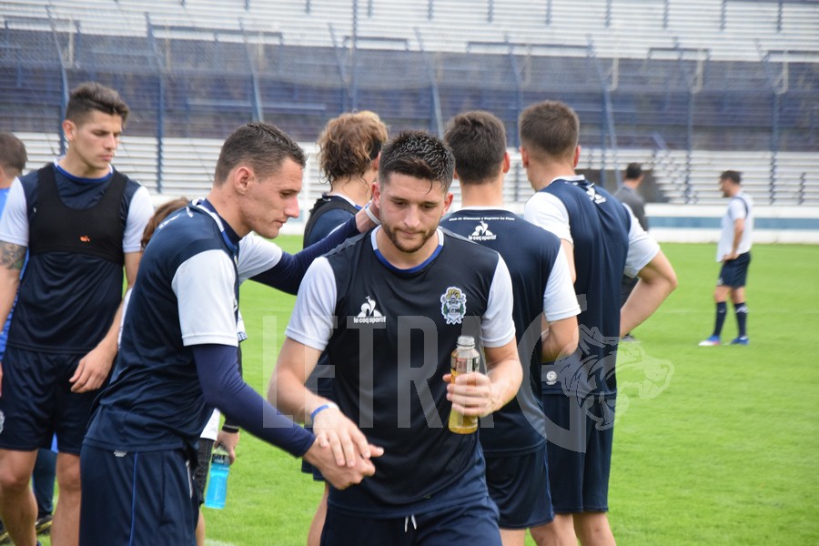 EL LOBO TIENE TODO LISTO