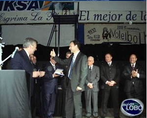 GRAN FIESTA EN EL POLI