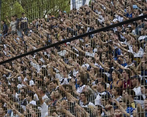 JUEGUEN COMO HINCHAS