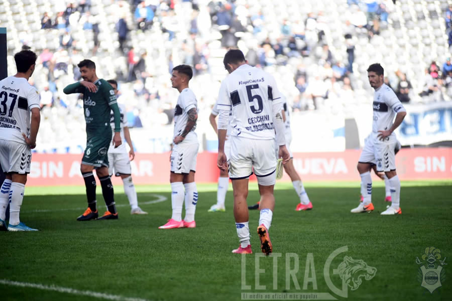 DERROTA FUERA DE CASA