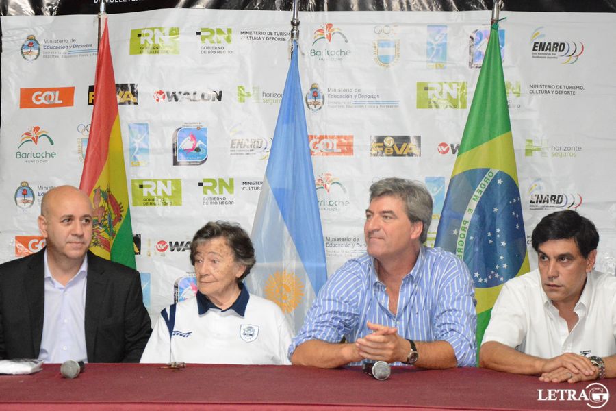 LA BIENVENIDA AL TORNEO