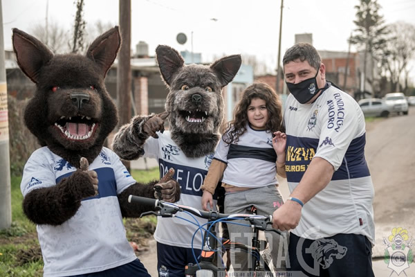 PUERTA AL PUEBLO 🐺 