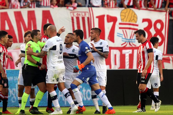 PARECE JODA: DIRIGE DELFINO