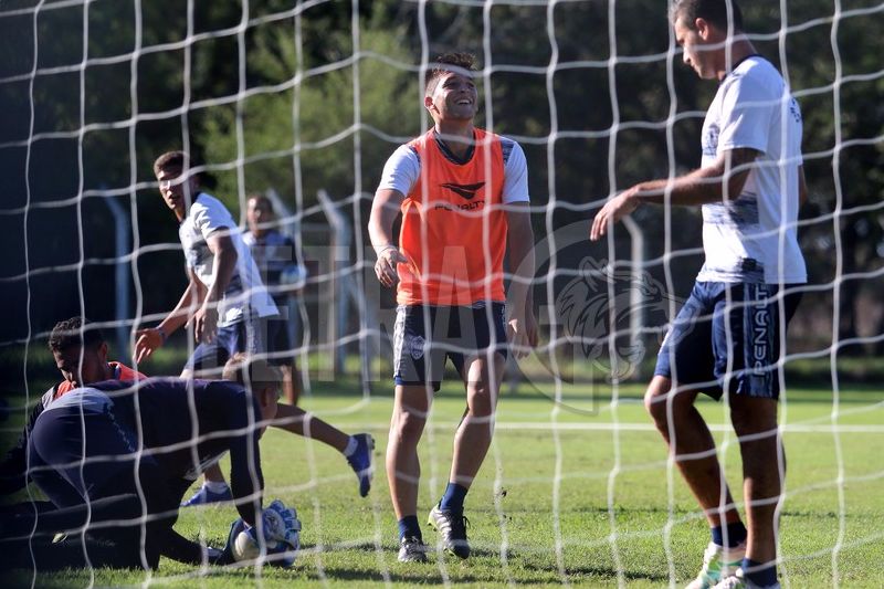 BONIFACIO VOLVERÍA A LA DEFENSA