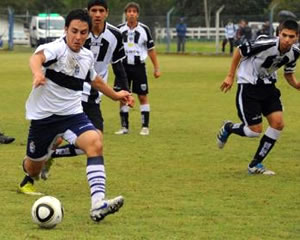 LEVEMENTE SUPERIOR AL CARCELERO