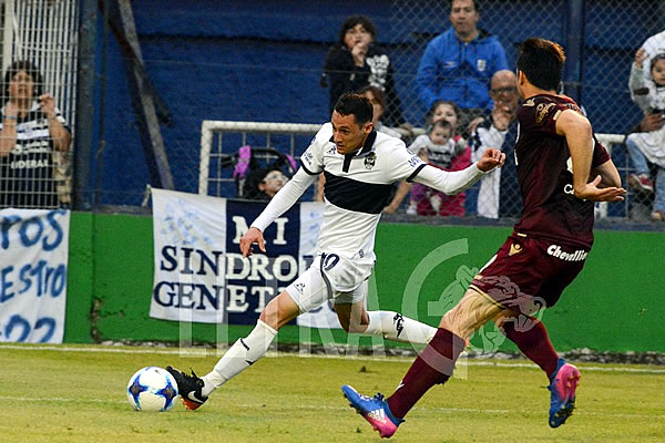 A DIBBLE LE FALTÓ EL GOL