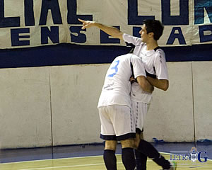 DIEZ AL HILO