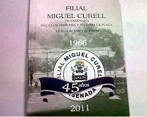 LA CURELL PRESENTÓ LIBRO ANIVERSARIO