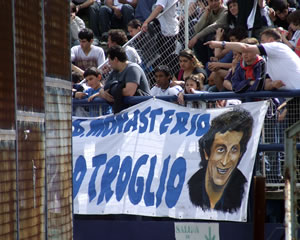TROGLIO REVOLUCIONÓ EL BOSQUE