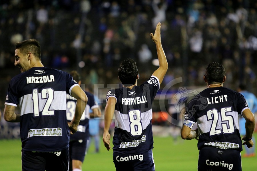 DEBUTA EL LOBO DE SOSO