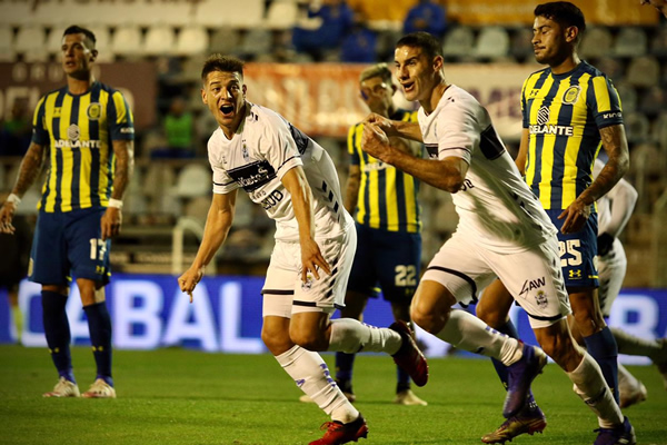 El Yacaré, determinante