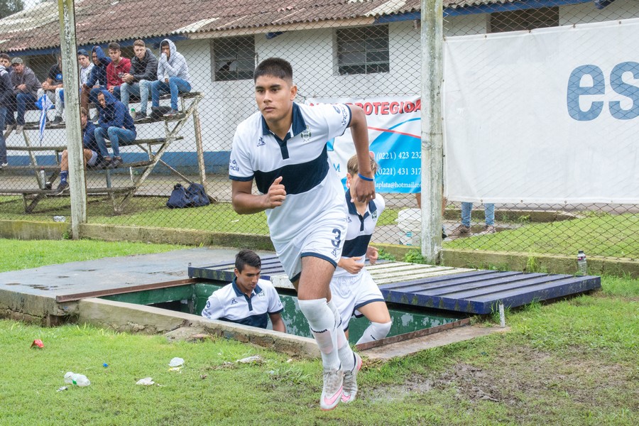 EL LOBO SE ENCAMINÓ HACIA EL OLIMPO