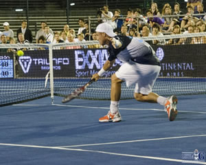 HEWITT CON LA AZUL Y BLANCA