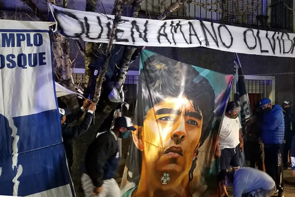 ¡FUERZA, DIEGO!
