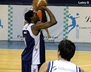 EL LOBO SIGUE A PASO FIRME