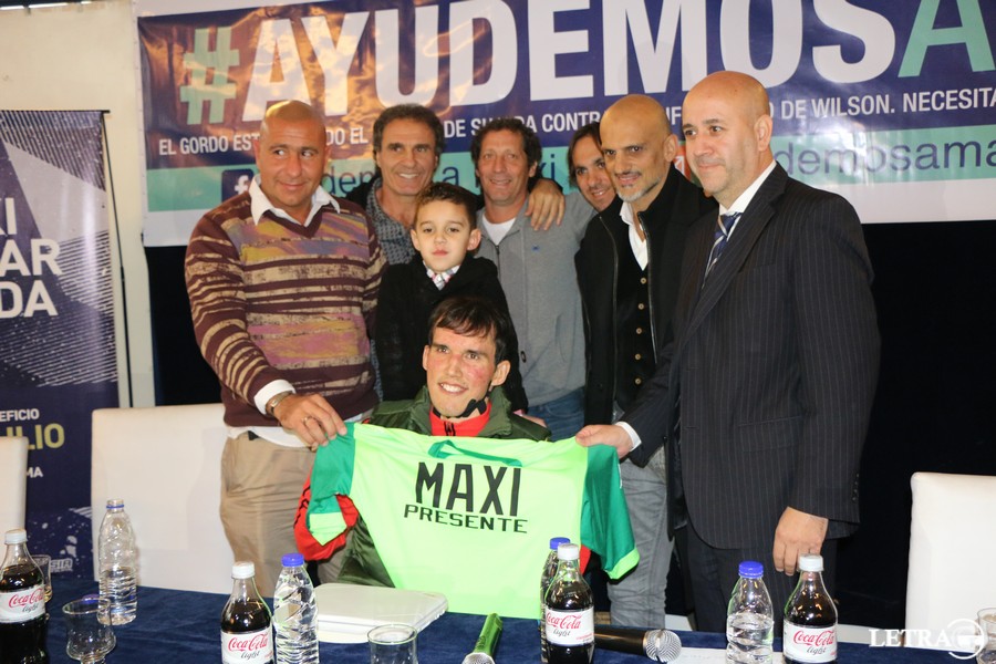 TODOS POR MAXI