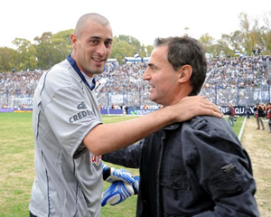 ¿ARQUERO SE BUSCA?