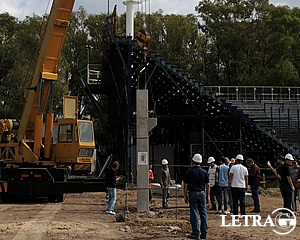COMENZÓ A LLEGAR LA ESTRUCTURA 