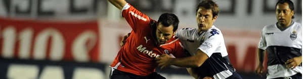 <big>DERROTA Y RESURGE LA CRISIS</big>