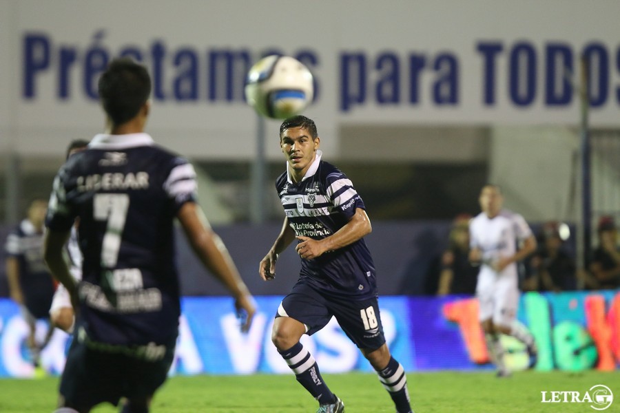 <big>ROJAS SE VA METIENDO EN EL ONCE</big>