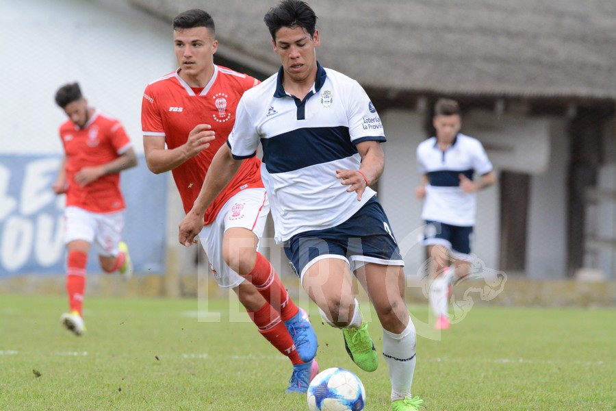 GOLEÓ LA RESERVA
