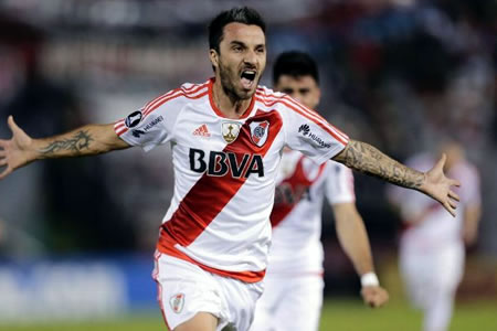 RIVER, CON LA CABEZA EN OTRA COSA
