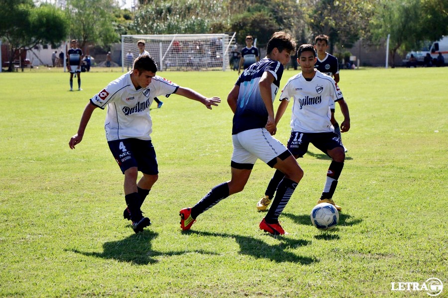 Se miden ante el líder Ferro