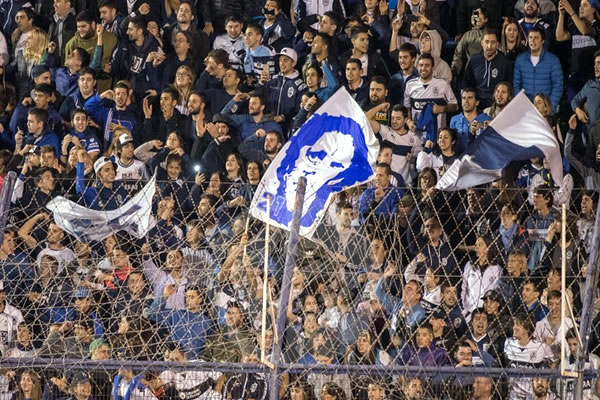 DE LA MANO DE PEDRO