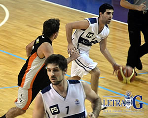 <big>DERROTÓ A UNIVERSITARIO</big>