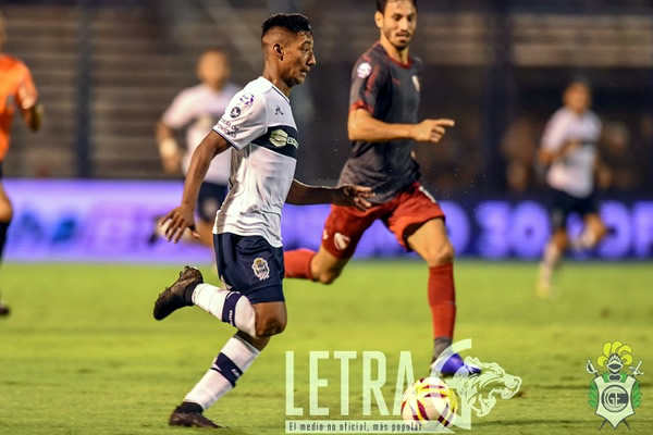 VARGAS DIJO ADIÓS